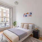 Central London 3Br In A Stucco Townhouse