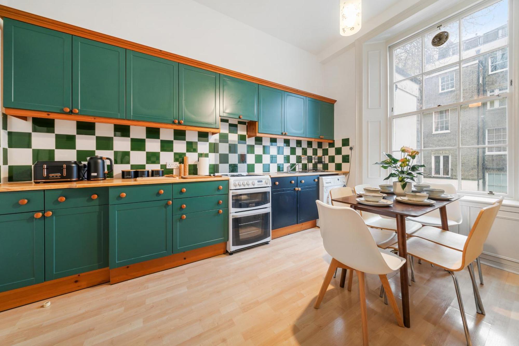 Central London 3Br In A Stucco Townhouse Apartment London