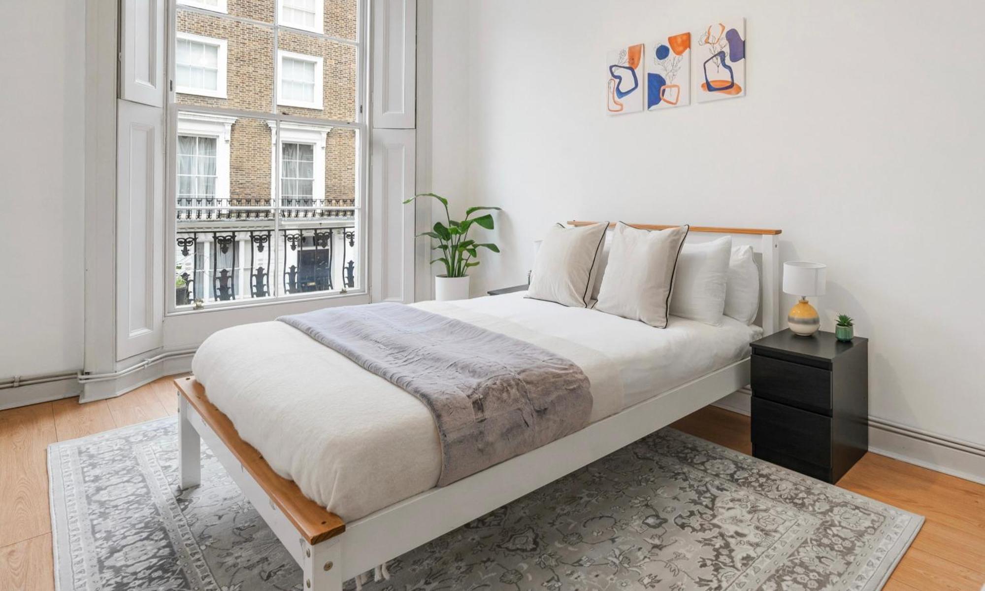 Central London 3Br In A Stucco Townhouse London