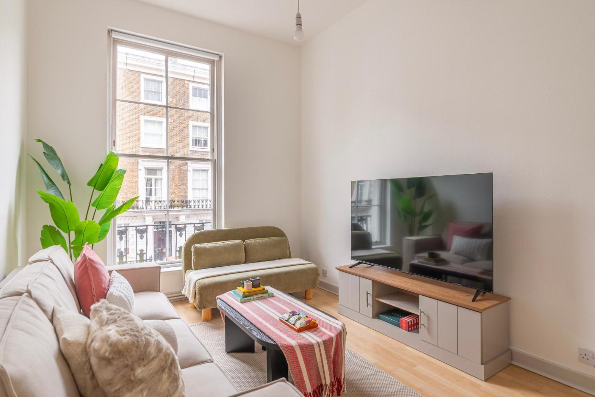 Central London 3Br In A Stucco Townhouse